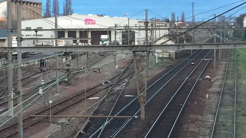 SNCF : des travaux de modernisation de la voie entre Lantenay et...